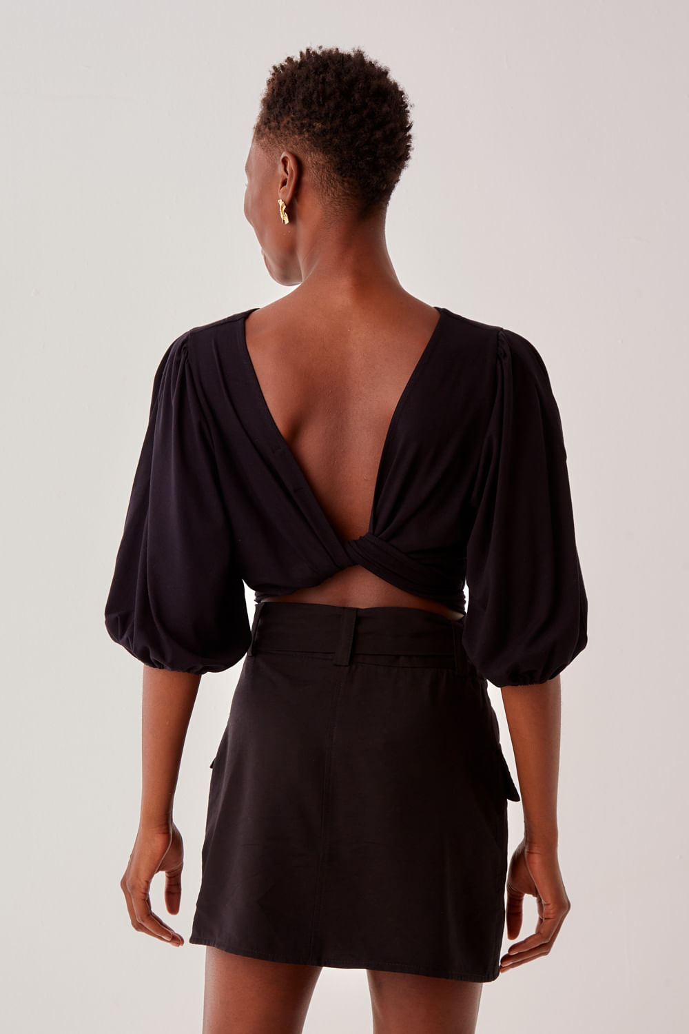 01037999_7103_2-BLUSA-MALHA-TRANSPASSE-COSTAS