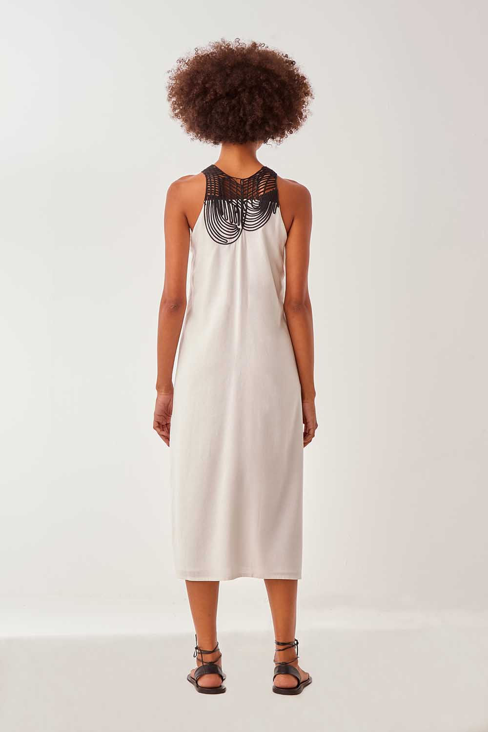 01037782_0072_2-VESTIDO-COM-PALA-BORDADA