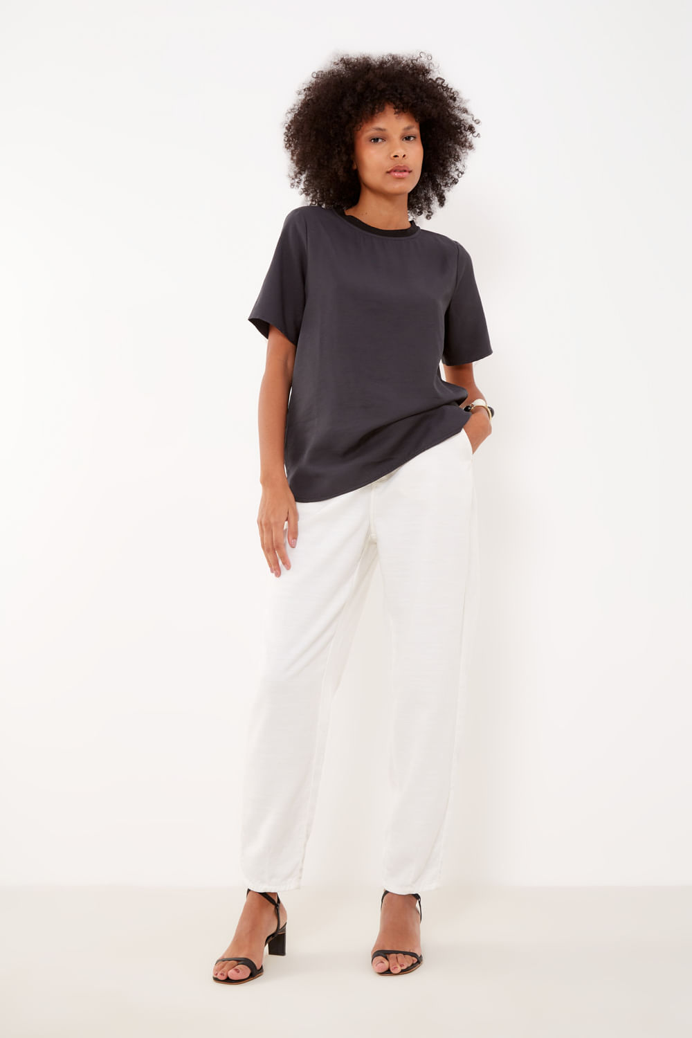 Blusa Ampla Decote Canoa - Preto