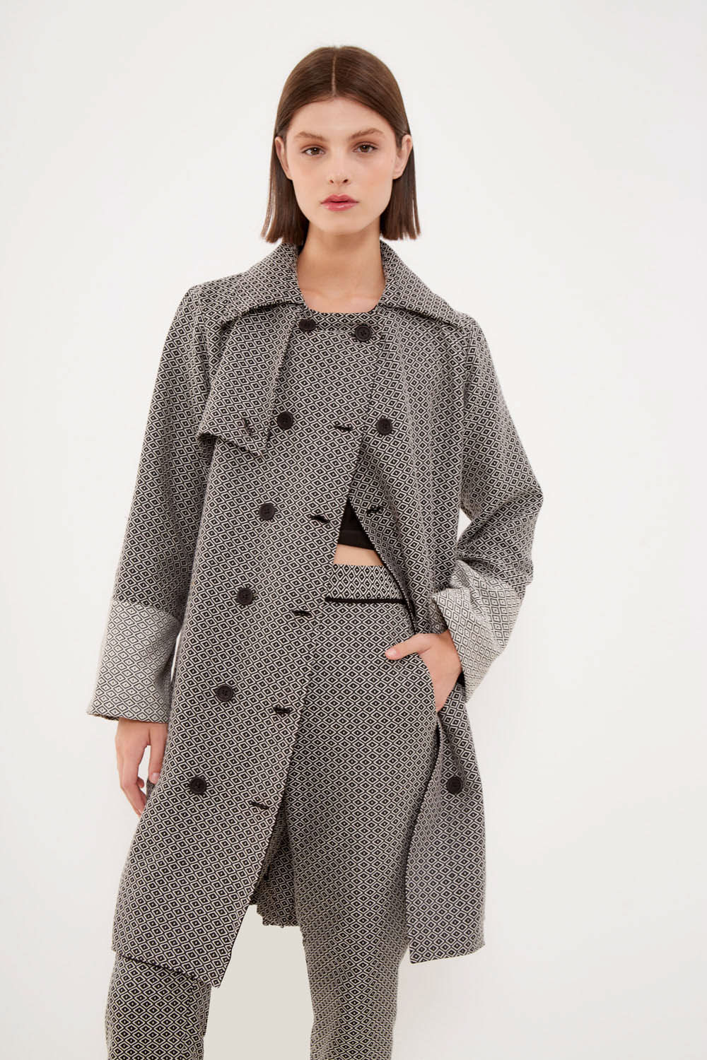 01038580_7254_3-TRENCH-BICOLOR-DETALHE-BARRA