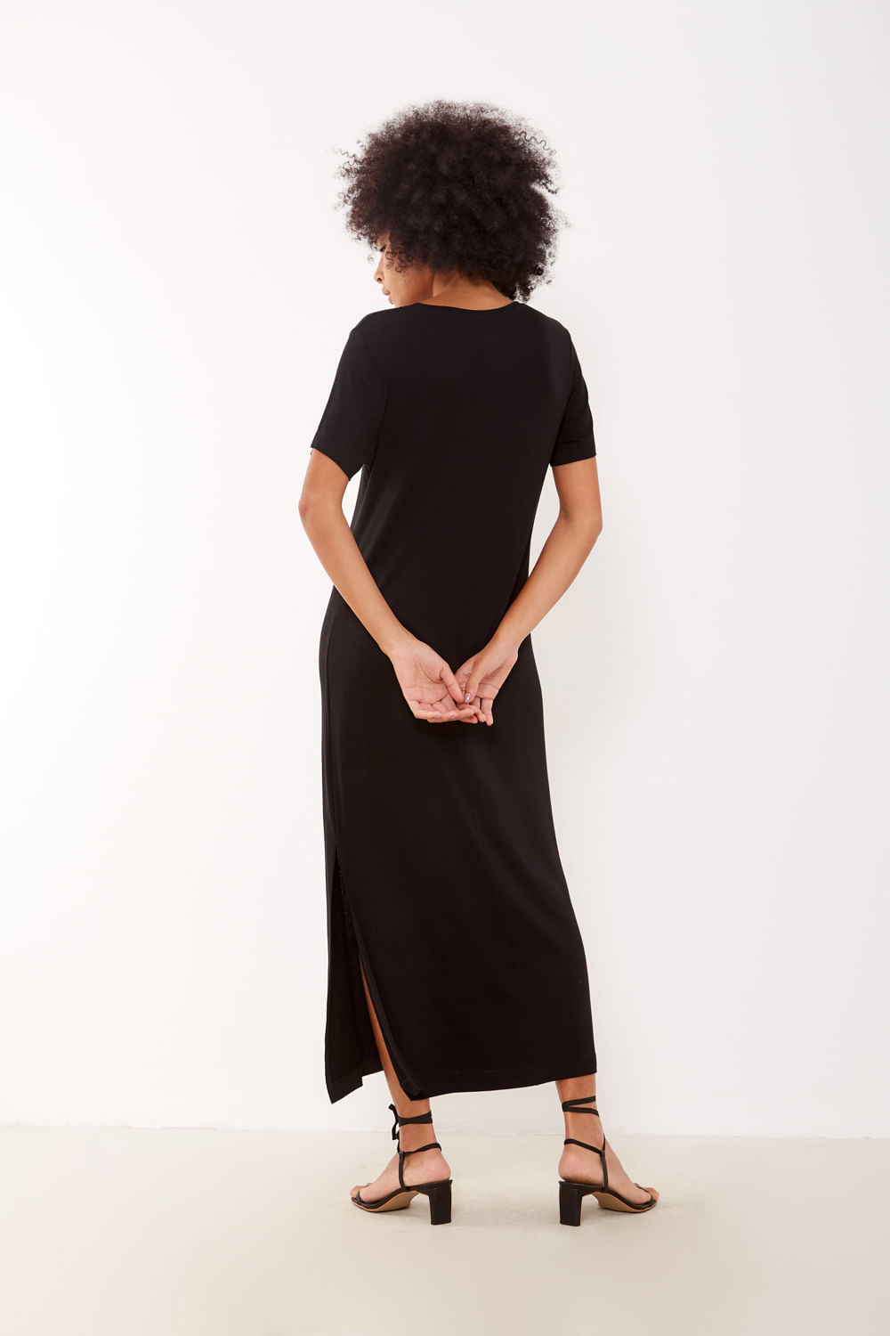 01039861_0002_2-VESTIDO-MALHA-SILK-ESCRITA