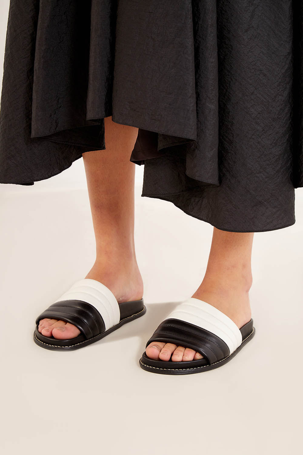 Slipper Couro Metalassê - Preto