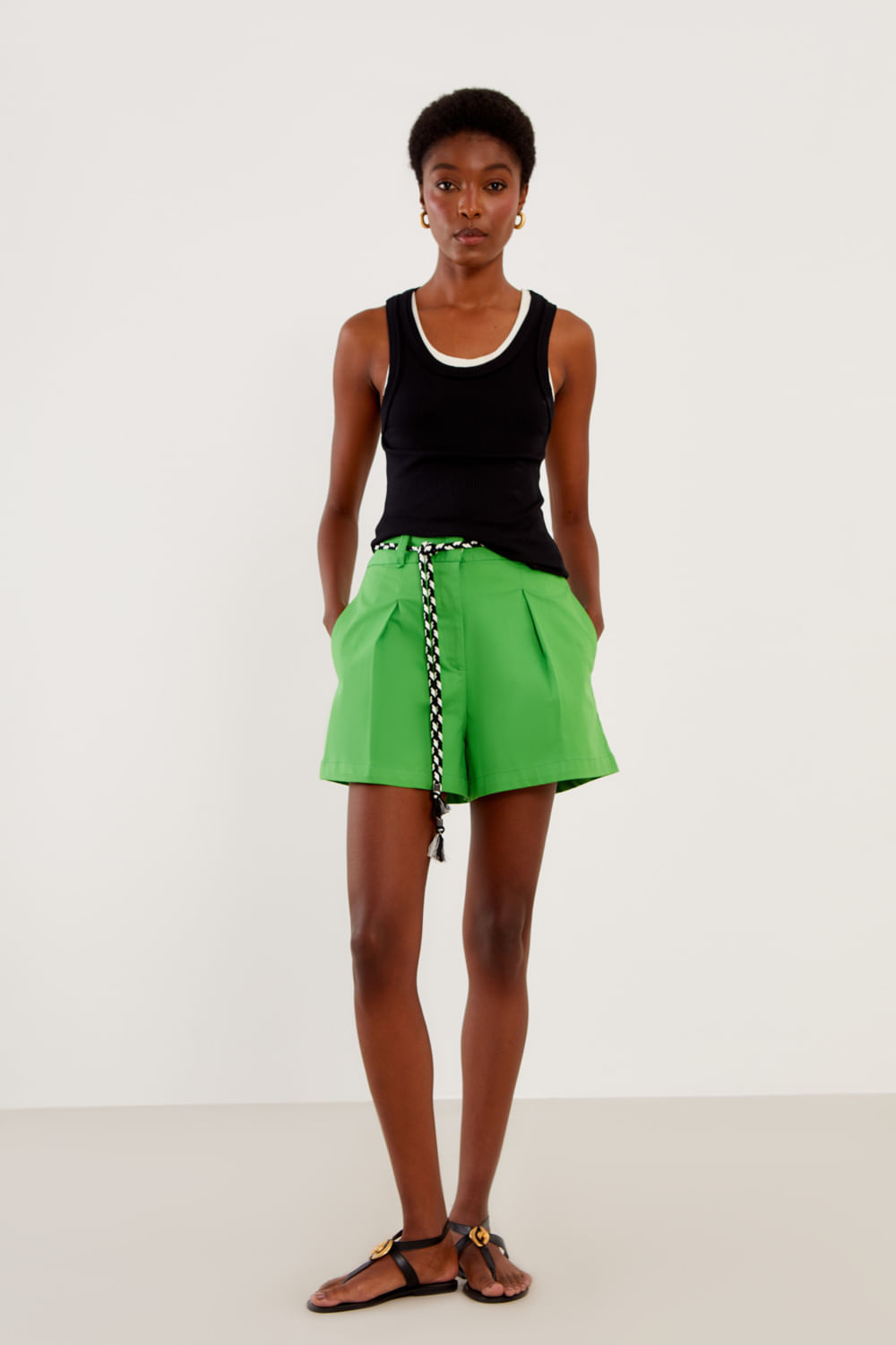 Short Casual Com Fivela - Verde Vivaz