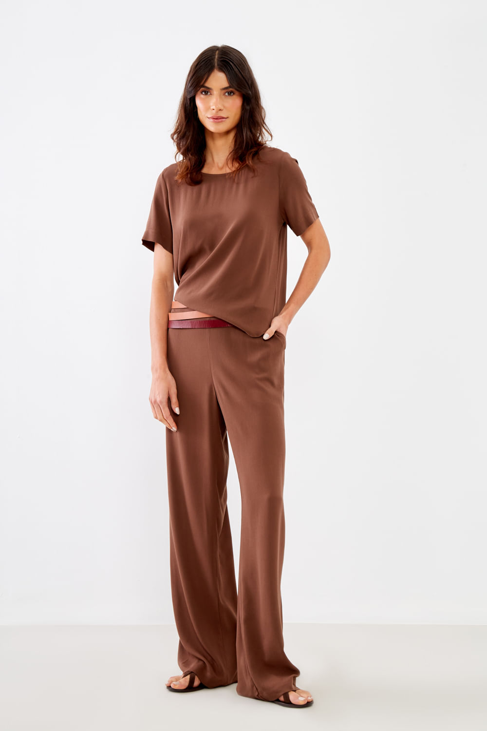 Calça Reta Casual Bolso Faca - Marrom Mocha