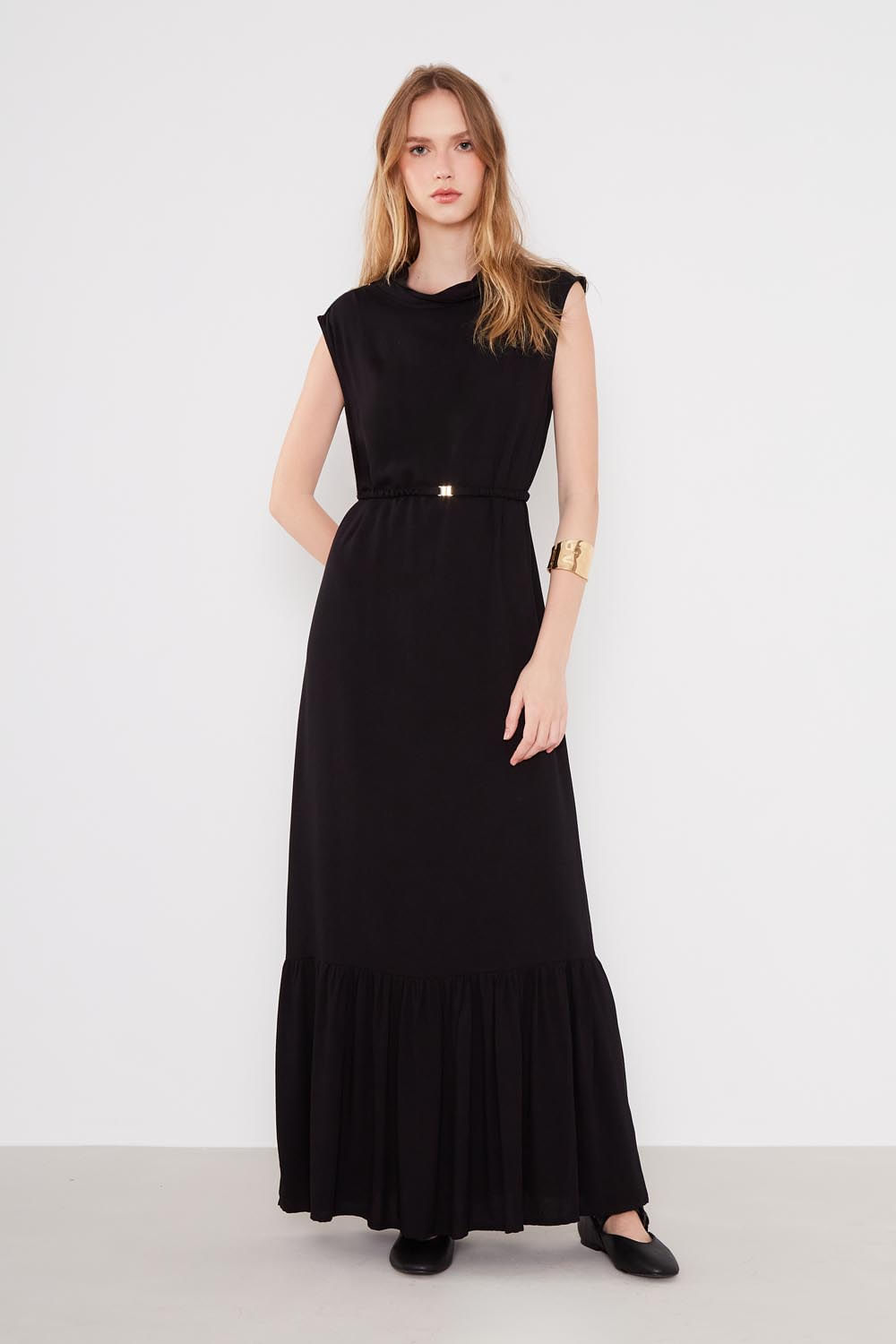 Vestido Casual Detalhe Gola - Preto