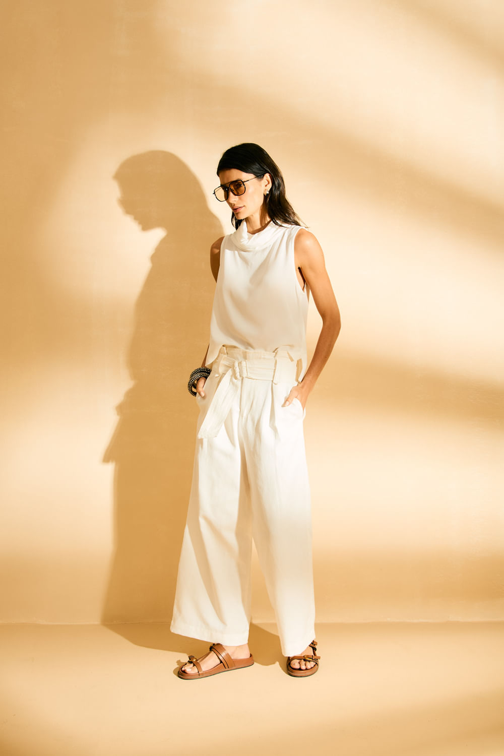 Calça Sarja Pregas Cinto - Off White