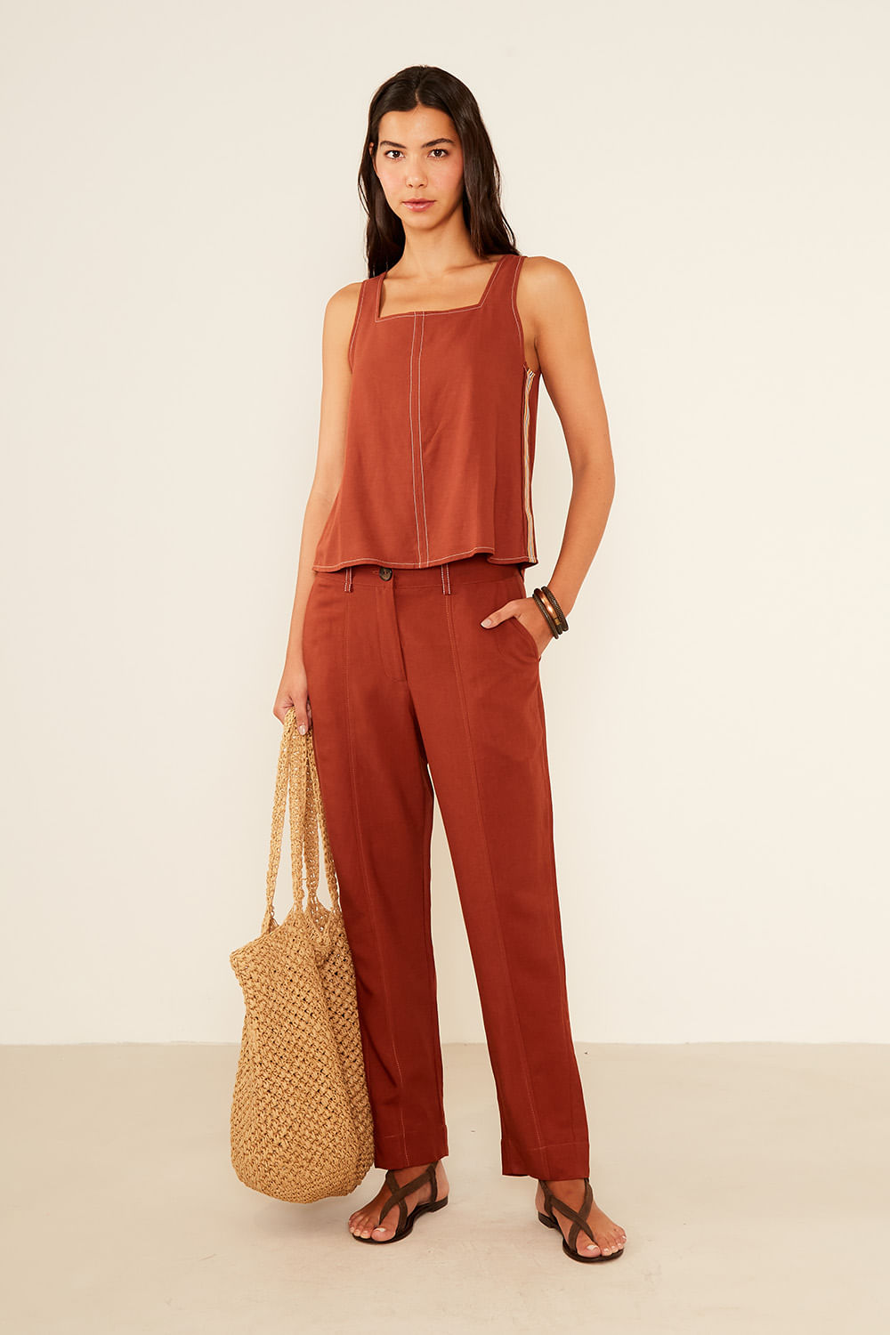 Calça Casual Detalhe Barra - Castanho