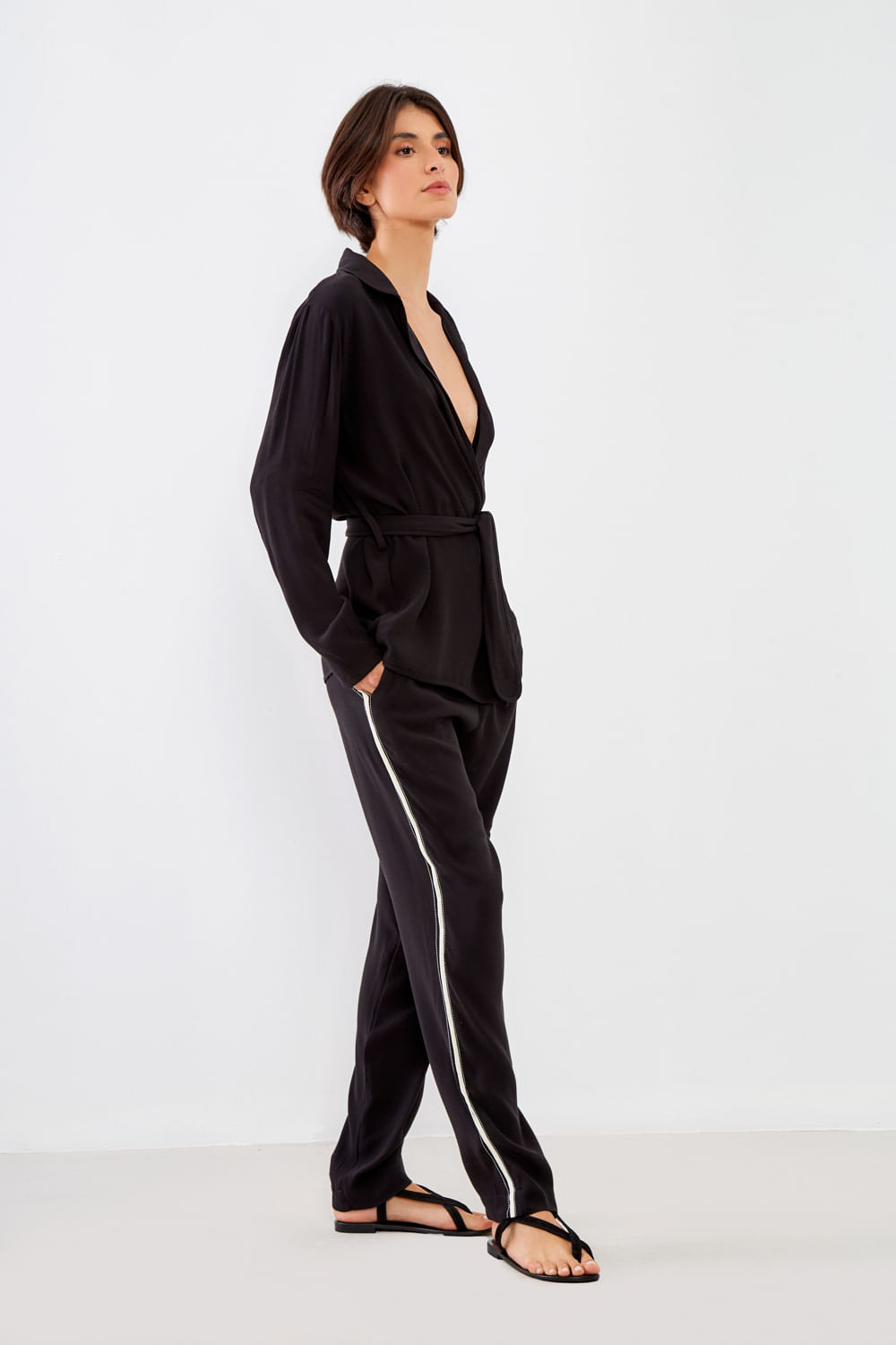 Calça Alfaiataria Detalhe Vivo - Preto