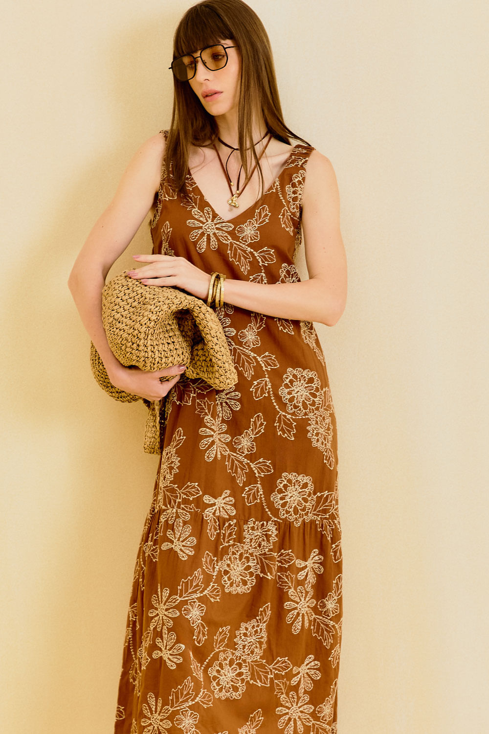 Vestido Casual Bordado - Marrom Capuccino