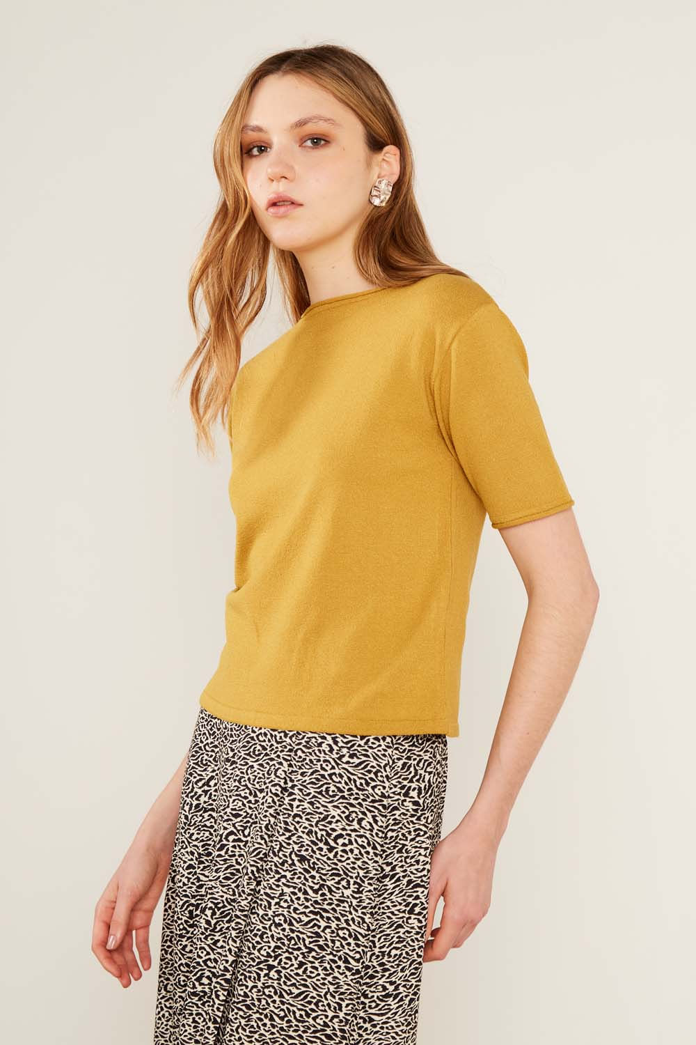 T-Shirt Tricot Detalhe - Amarelo Ambar