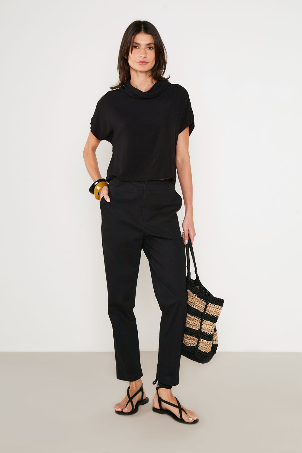 Blusa Casual Gola Alta - Preto