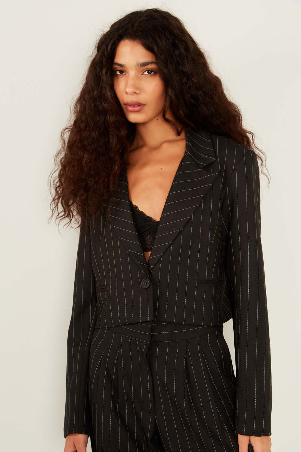 Blazer Curto Risca de Giz - Preto