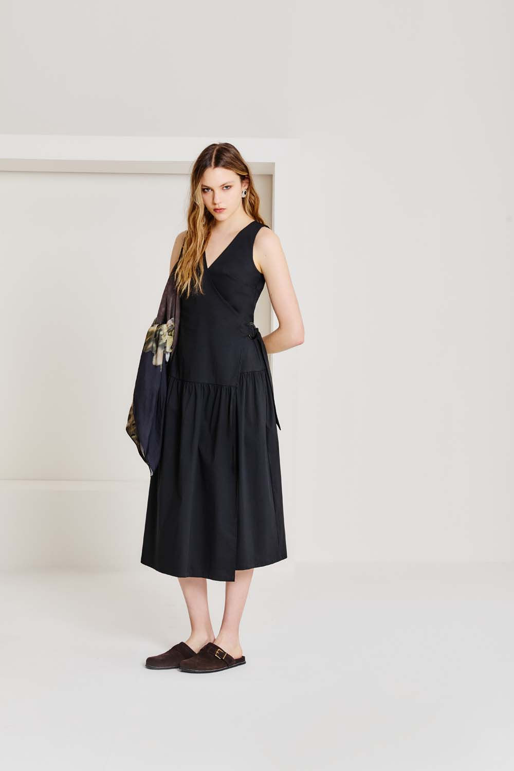 Vestido Sem Manga Transpasse - Preto